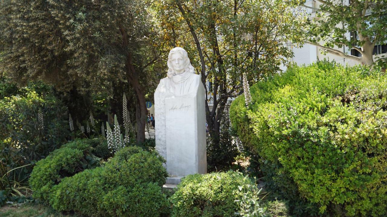 ★ Plaka, Center Of All Greek Legends ★ Athens Luaran gambar